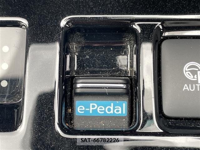 Nissan LEAF 2021 8928971-2