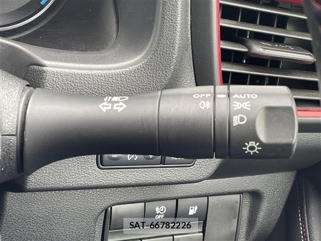 Nissan LEAF 2021 8928971-7