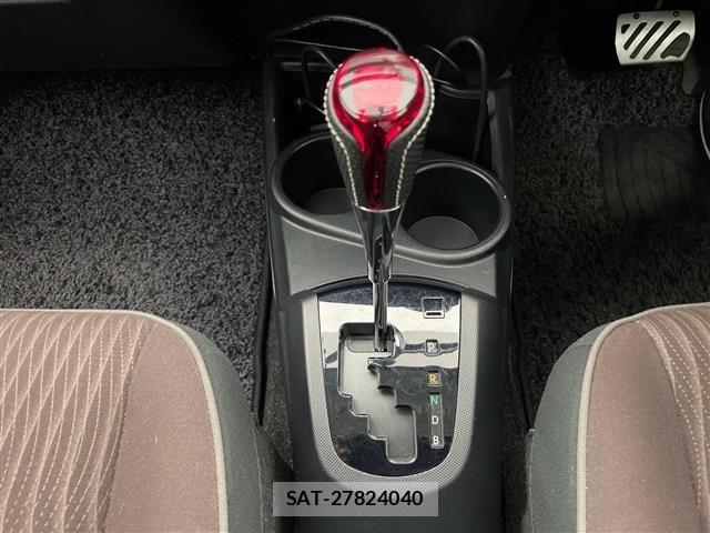 Toyota AQUA 2015 8705669-4