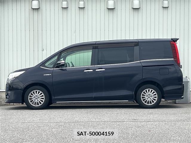 Toyota ESQUIRE 2014 8908804-6
