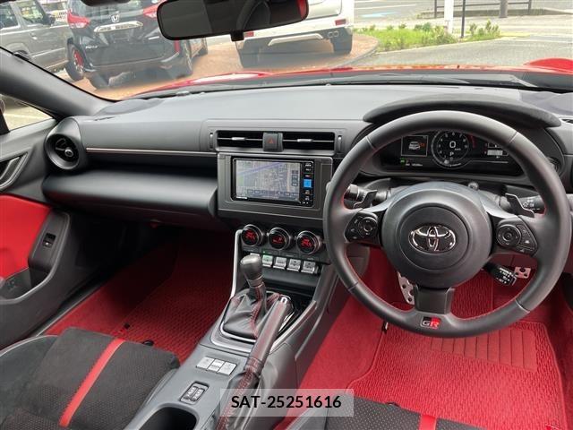 Toyota 86 2024 8892111-15