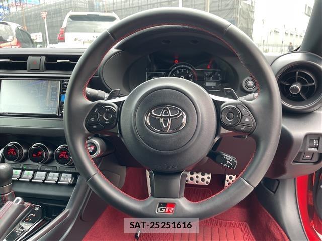 Toyota 86 2024 8892111-3