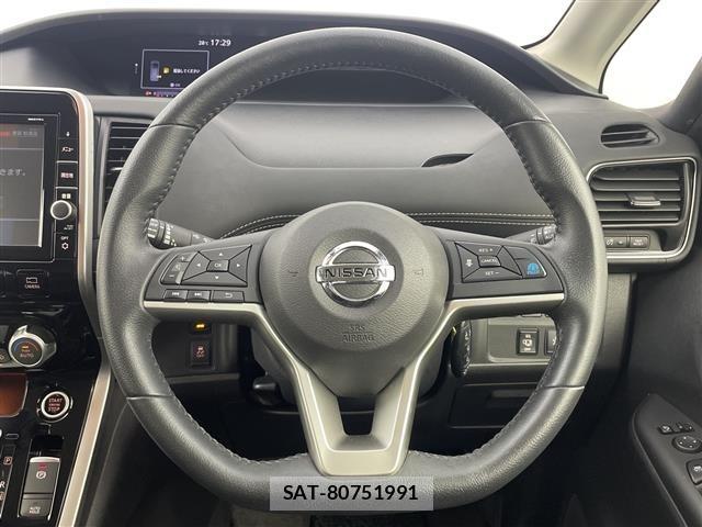 Nissan SERENA 2017 8926938-5