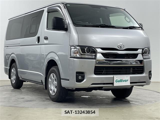 Toyota HIACE VAN 2026 8910538-0