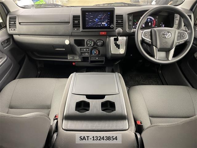 Toyota HIACE VAN 2026 8910538-14