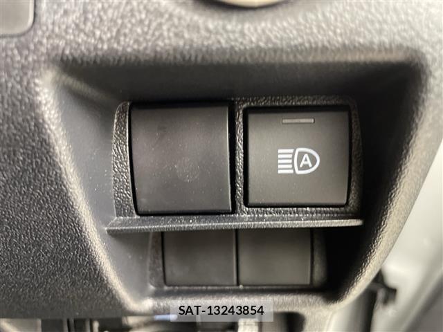 Toyota HIACE VAN 2026 8910538-3