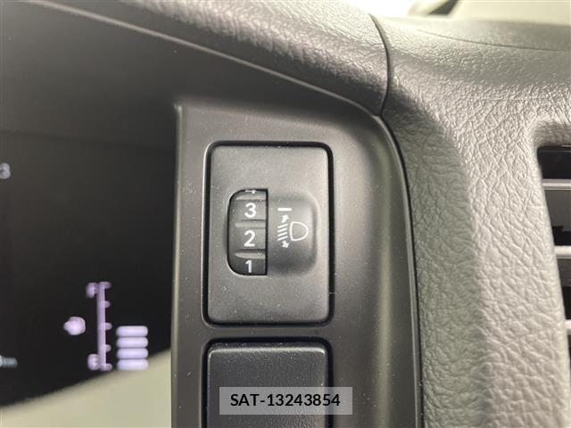 Toyota HIACE VAN 2026 8910538-8