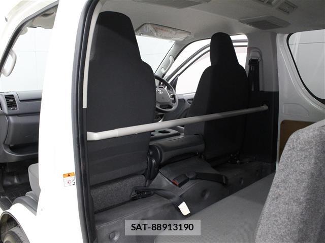 Toyota HIACE VAN 2025 8759699-4