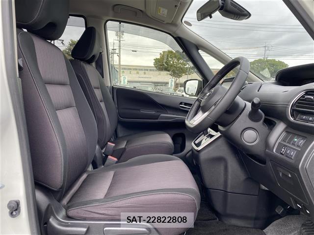 Nissan SERENA 2018 8926951-22