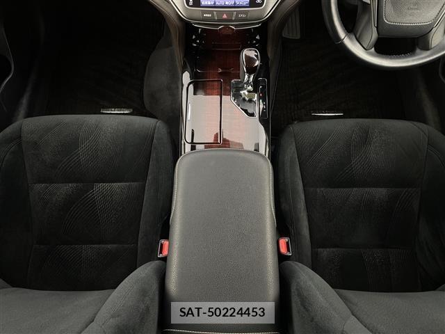 Toyota CROWN 2017 8937643-22