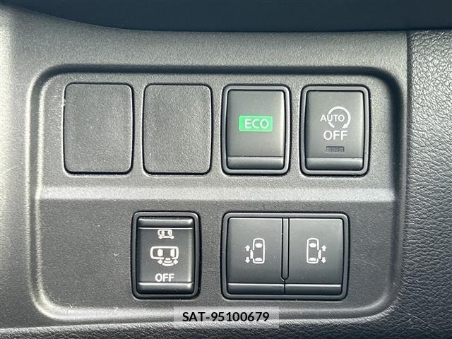 Nissan SERENA 2017 8926952-11