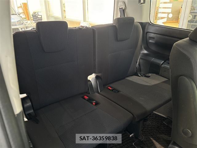 Toyota NOAH 2017 8683547-1