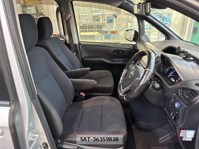 Toyota NOAH 2017 8683547-12