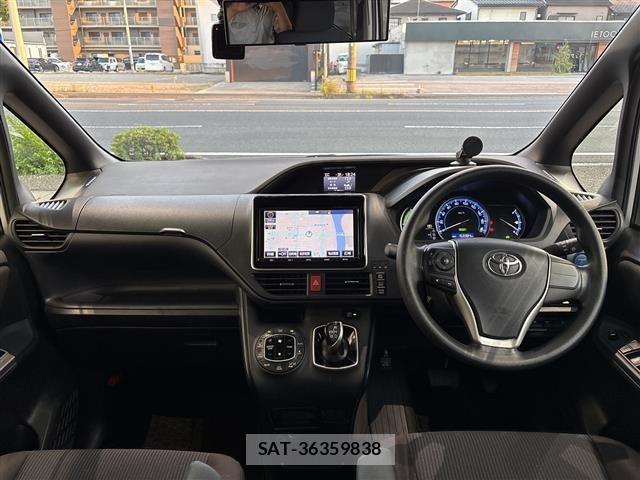 Toyota NOAH 2017 8683547-14
