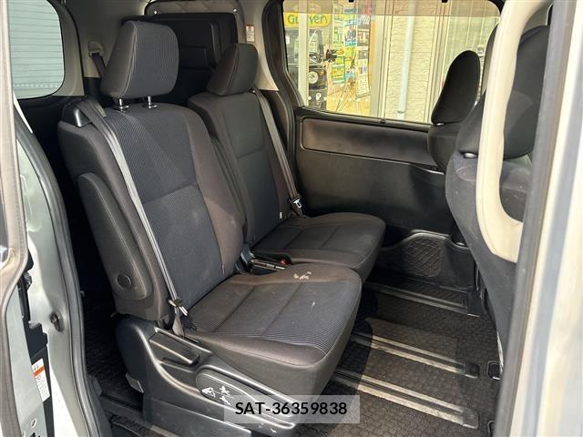 Toyota NOAH 2017 8683547-20