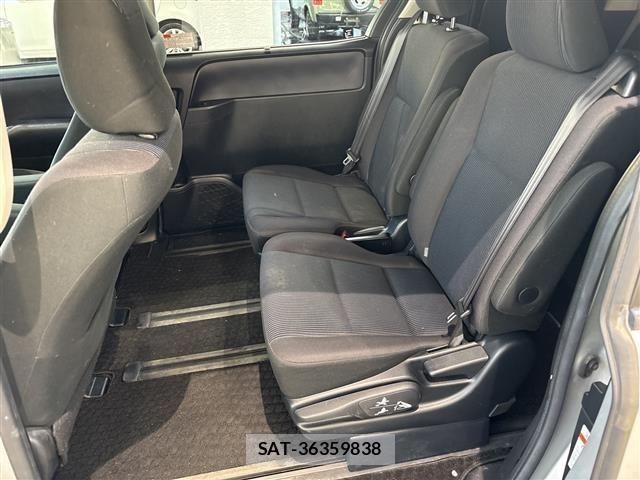 Toyota NOAH 2017 8683547-4