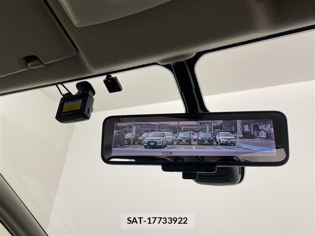 Nissan SERENA 2017 8926968-17