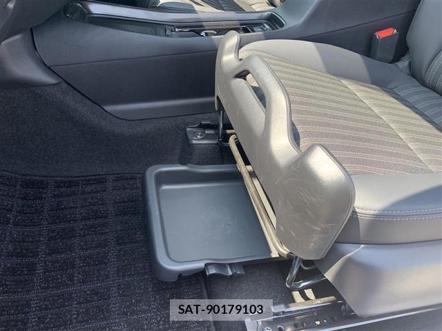 Toyota AQUA 2023 8948369-16