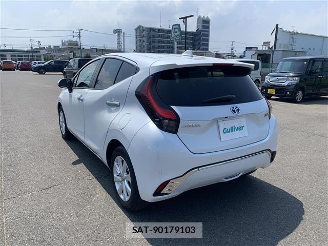 Toyota AQUA 2023 8948369-6