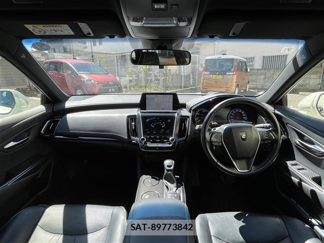 Toyota CROWN 2018 8937644-14