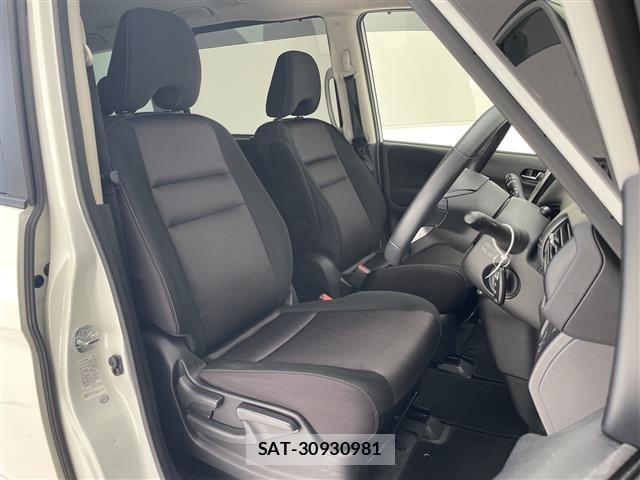 Nissan SERENA 2017 8927009-10