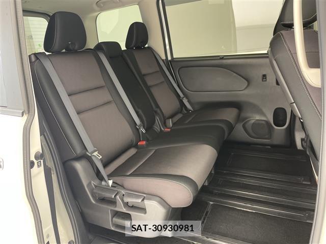 Nissan SERENA 2017 8927009-11