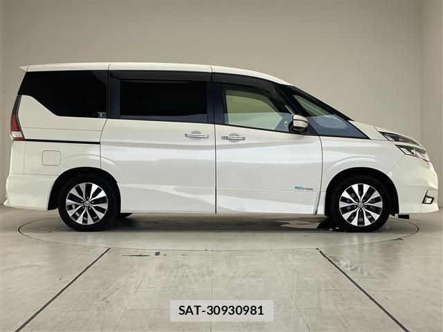 Nissan SERENA 2017 8927009-2