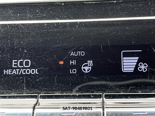 Toyota CROWN 2021 8680550-3