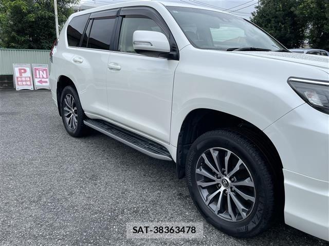 Toyota LAND CRUISER PRADO 2017 8907392-3