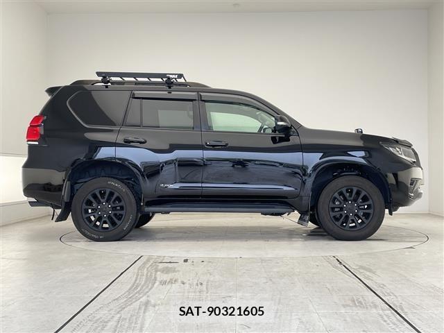 Toyota LAND CRUISER PRADO 2023 8907398-2