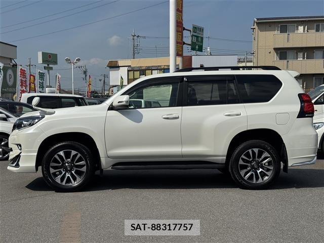 Toyota LAND CRUISER PRADO 2022 8907399-17