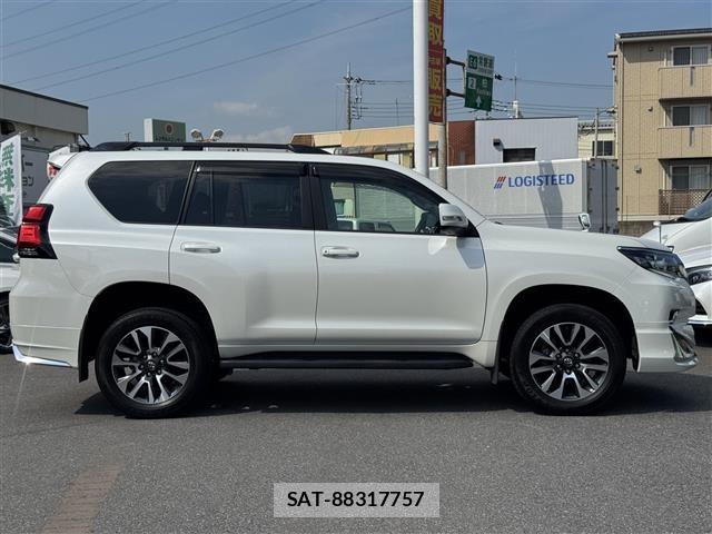 Toyota LAND CRUISER PRADO 2022 8907399-18