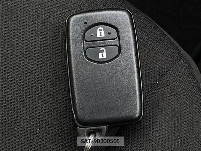 Toyota AQUA 2018 8705688-1