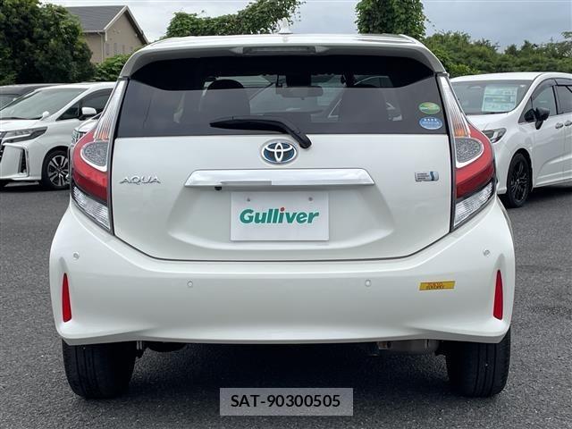 Toyota AQUA 2018 8705688-13