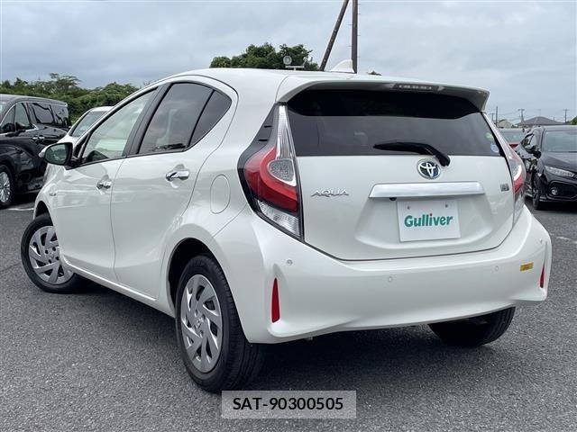 Toyota AQUA 2018 8705688-14