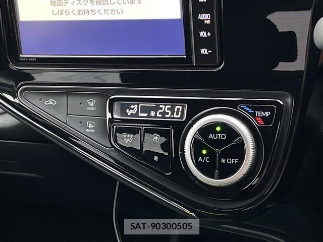 Toyota AQUA 2018 8705688-3