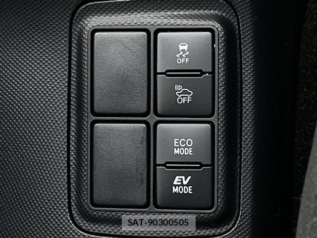 Toyota AQUA 2018 8705688-8