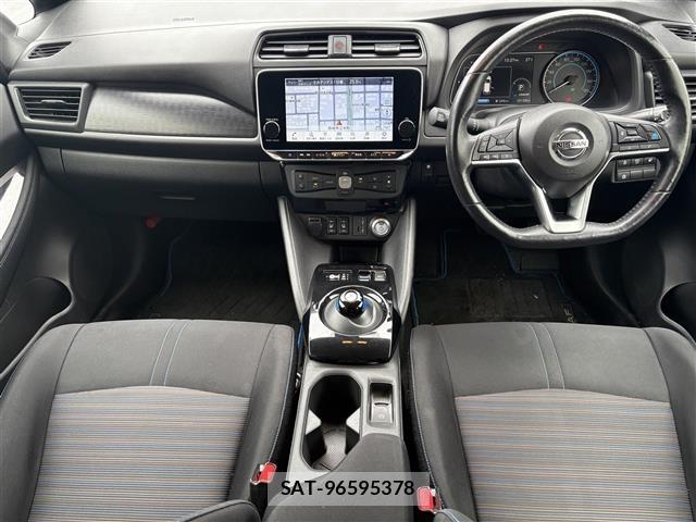 Nissan LEAF 2020 8928974-1