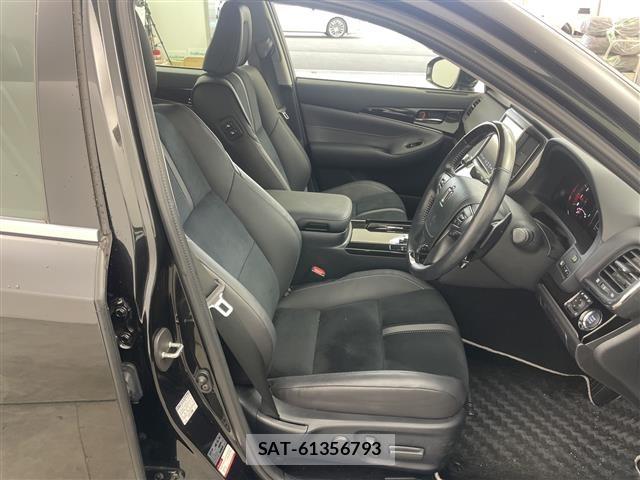 Toyota CROWN 2017 8937648-1