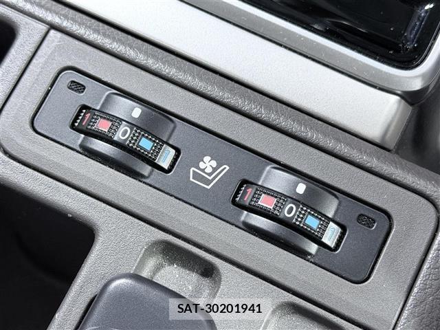 Toyota LAND CRUISER PRADO 2022 8907410-3