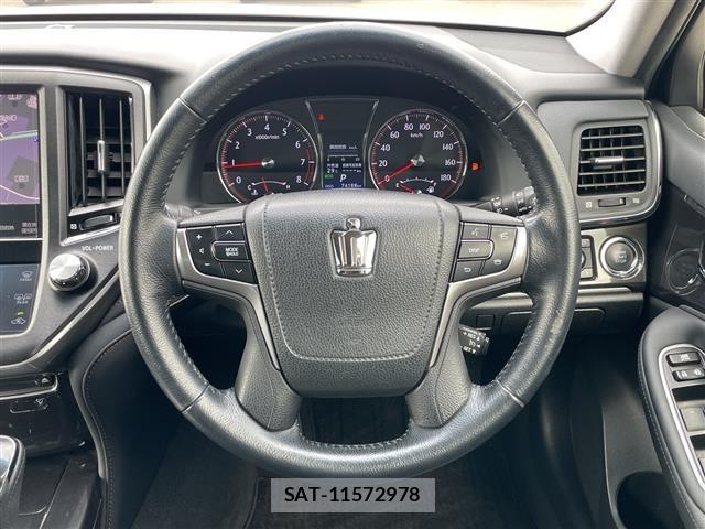 Toyota CROWN 2013 8680557-7