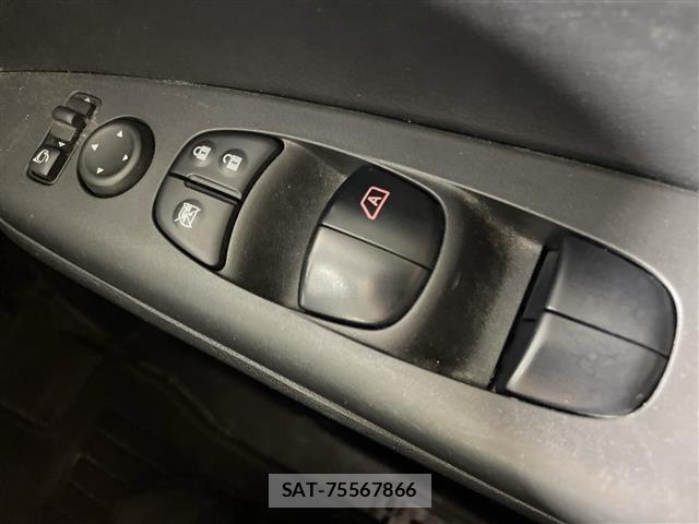 Nissan SERENA 2017 8927107-8