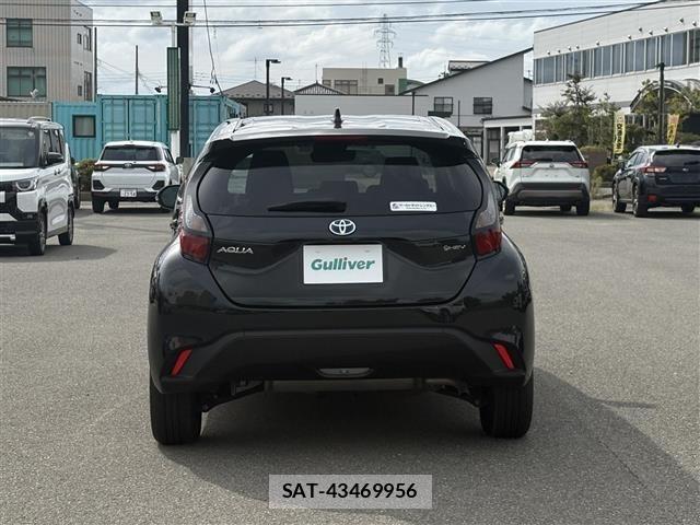Toyota AQUA 2025 8705698-10