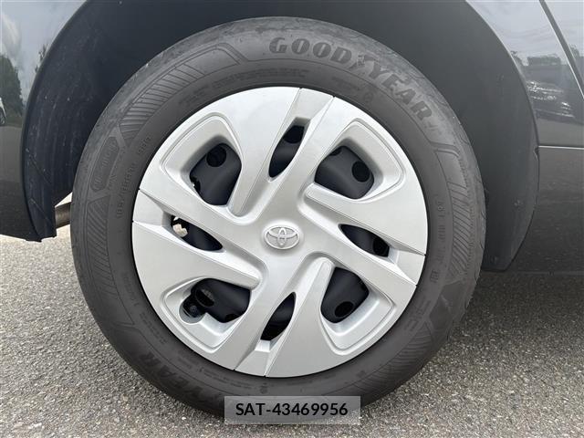 Toyota AQUA 2025 8705698-2