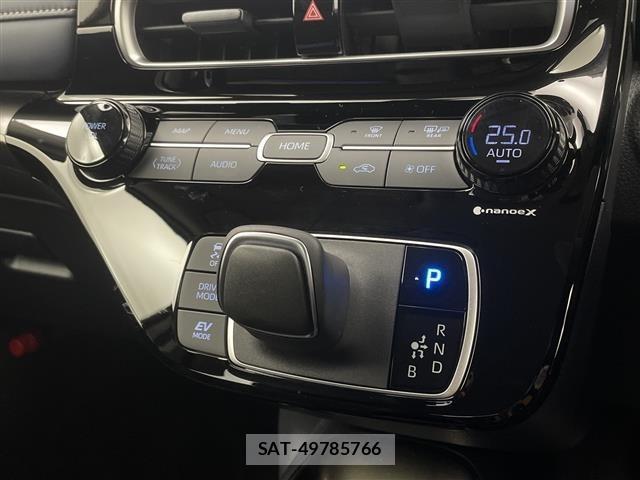 Toyota AQUA 2023 8948464-10