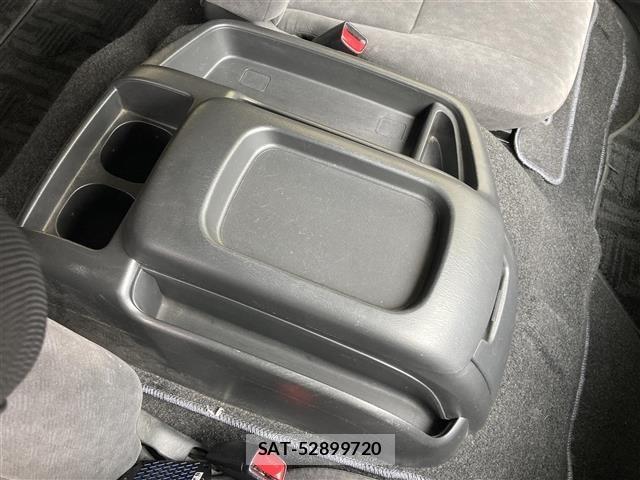 Toyota HIACE WAGON 2015 8915570-11