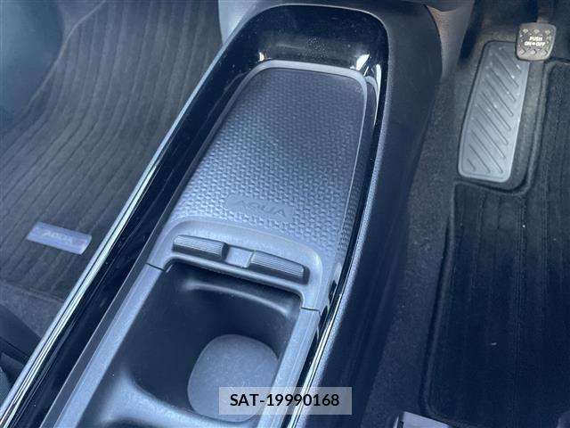 Toyota AQUA 2023 8705706-11
