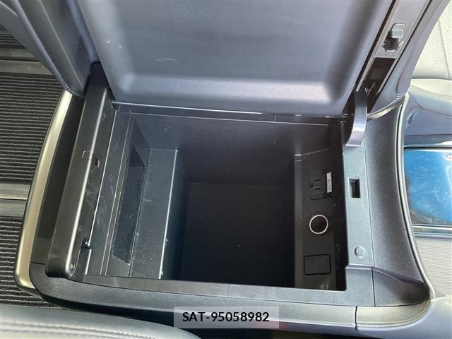 Toyota VELLFIRE 2016 8905260-2