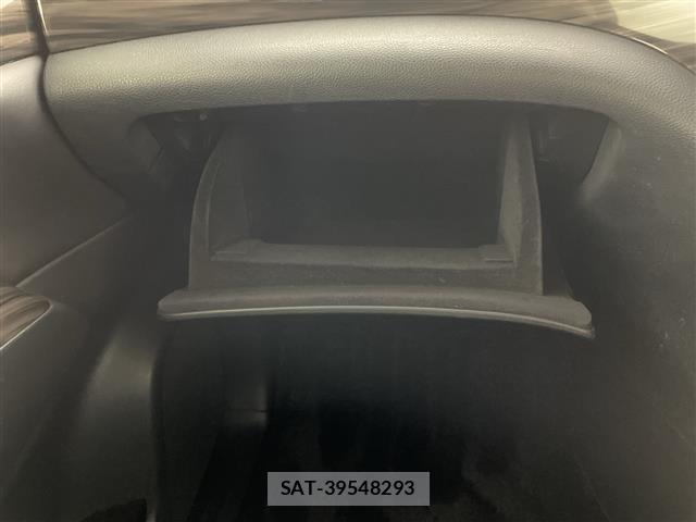 Nissan ELGRAND 2015 8689718-1