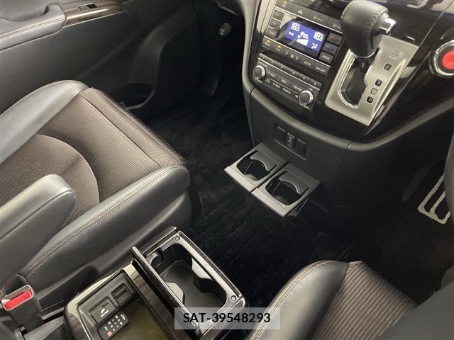 Nissan ELGRAND 2015 8689718-3
